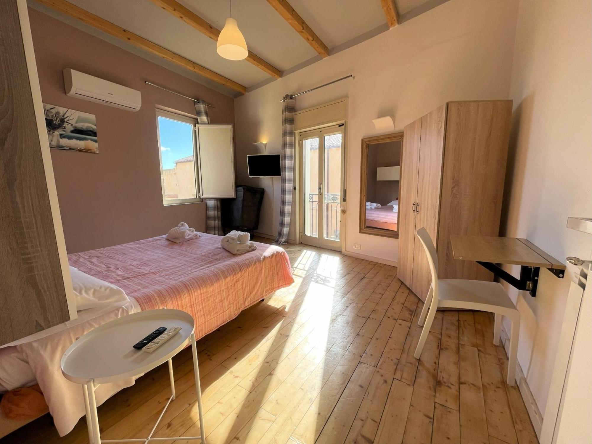 2 Apartments - Akragas Home 1 & 2 On Via Atenea City Center With View Agrigento Exterior foto