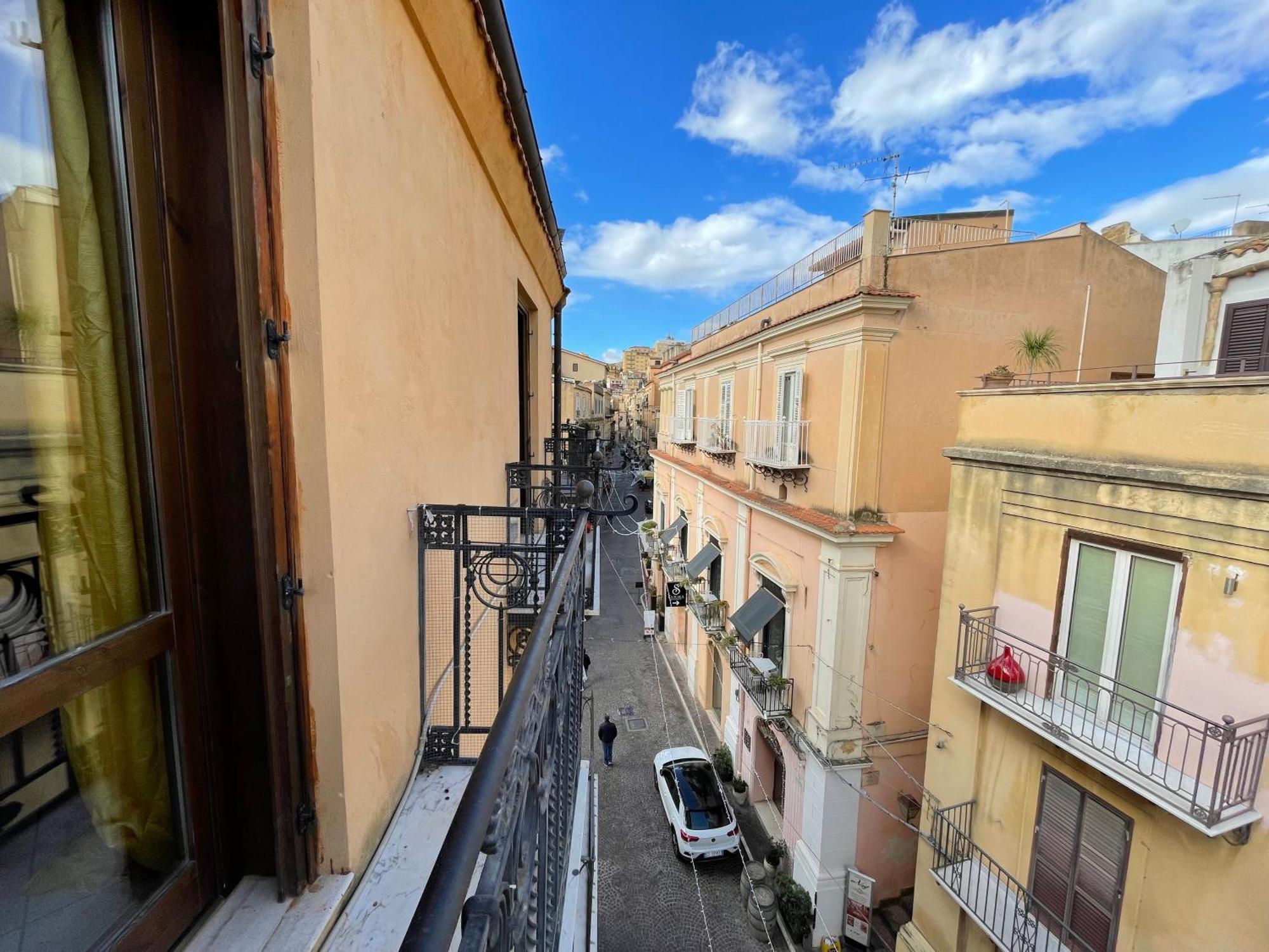 2 Apartments - Akragas Home 1 & 2 On Via Atenea City Center With View Agrigento Exterior foto